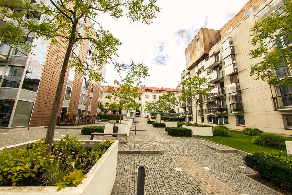 Apartment Korunni Dvur 130M2, 2 Free Parkings Praga Zewnętrze zdjęcie