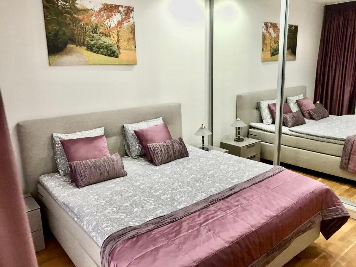 Apartment Korunni Dvur 130M2, 2 Free Parkings Praga Zewnętrze zdjęcie